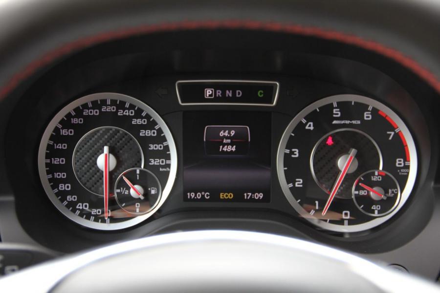  Mercedes-Benz A45 AMG 2013 года  (фото 32 из 55)